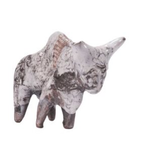 BULL WITH BROKEN HORN C252